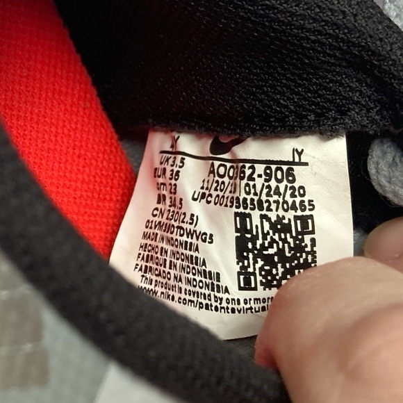 EUC Nike Phantom Vision Elite FG Soccer Cleats Silver US 4/ EUR 36 - Picture 7 of 7